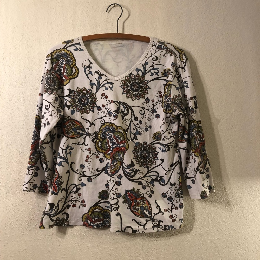 Super cute paisley floral shirt